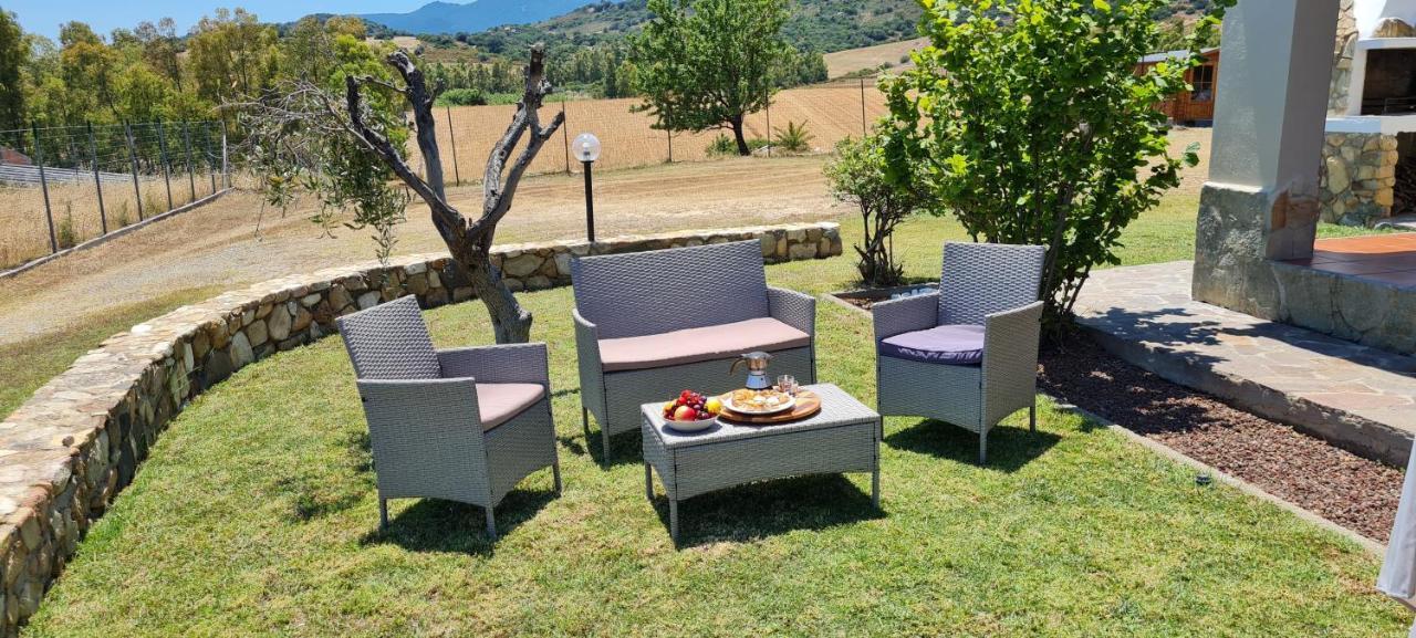 House Castiadas Tra Mare E Montagna Luaran gambar